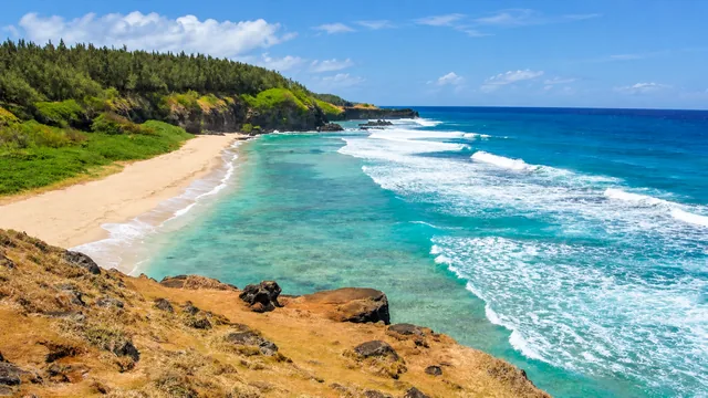 Gris Gris beach and rugged cliffs near Souillac, Mauritius